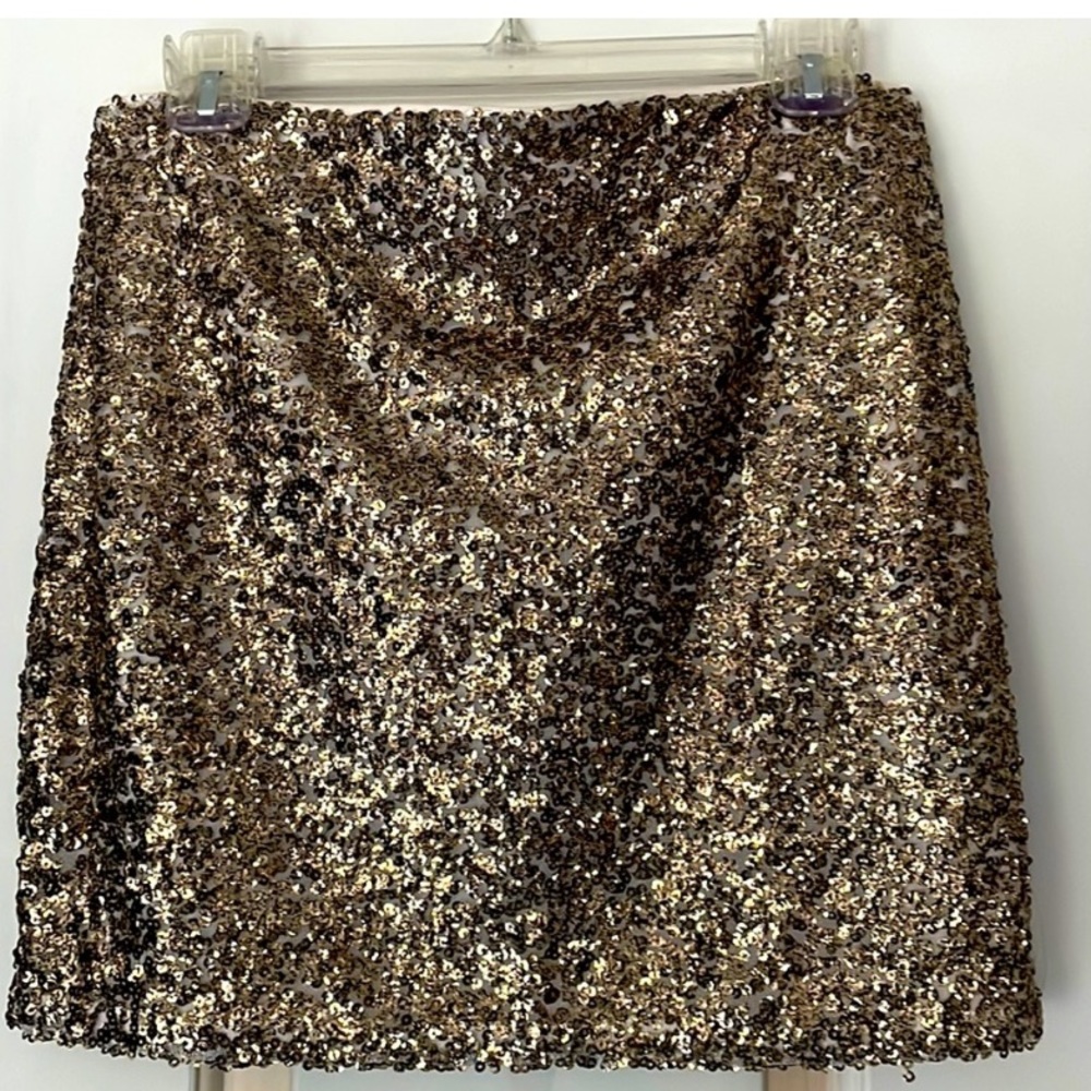 Brand new with tag Decree Gold sequin skirt size small